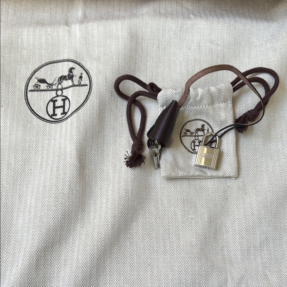 Hermès Her zip cabine verso bag, dune. Never used in OG Box, Dust bag, receipt. - Picture 5 of 6
